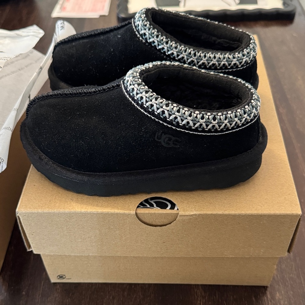 UGG Kids Black Slippers with Patterned Trim